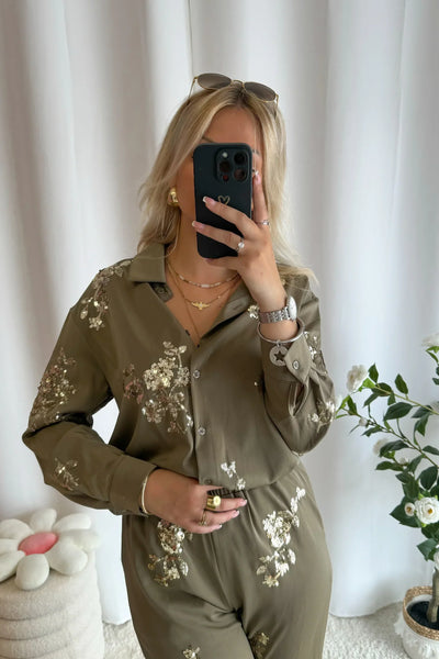 Bloom Chic Casual Outfit