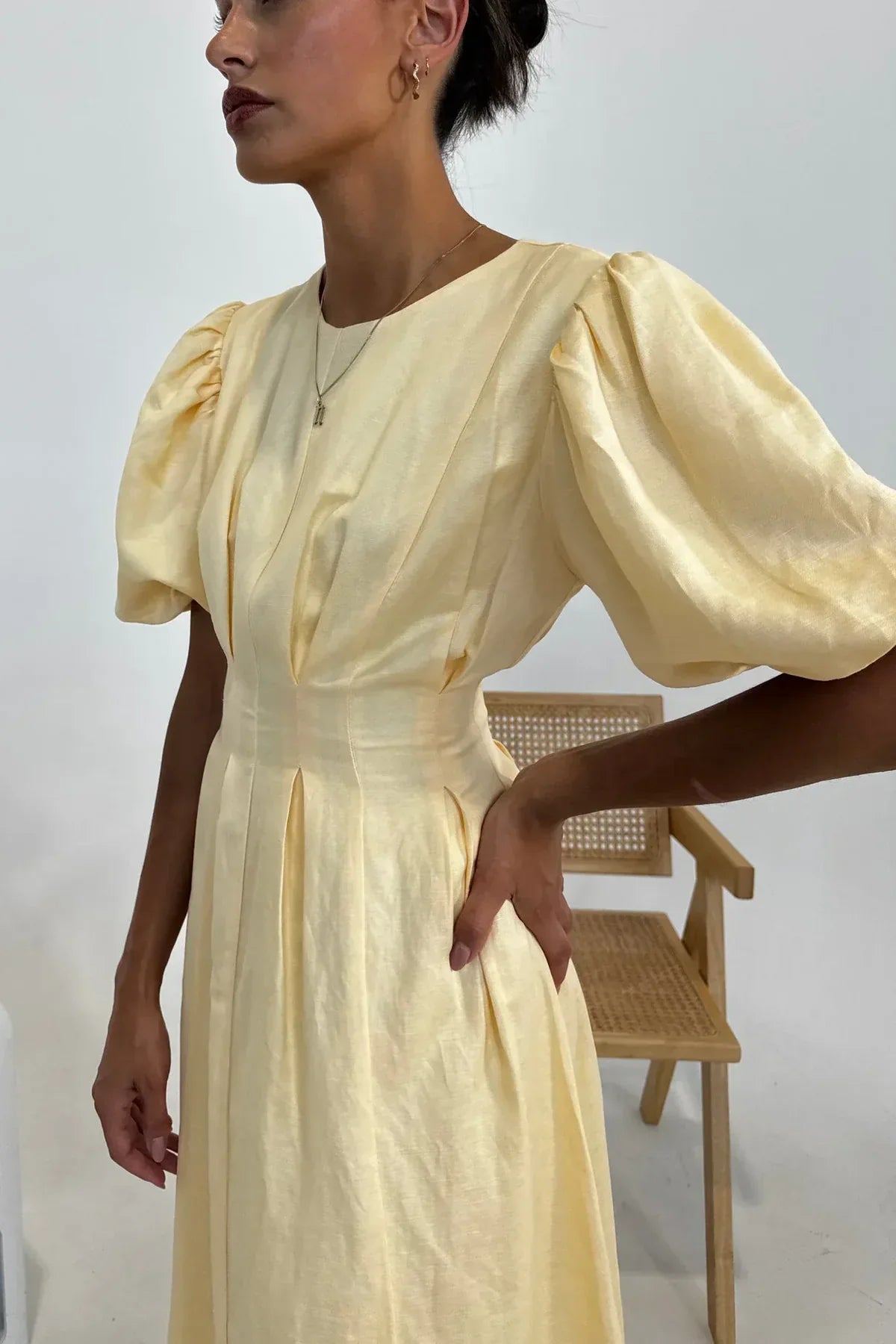 https://cdn.shopify.com/s/files/1/0951/5568/3666/files/robe3.webp?v=1742857939
